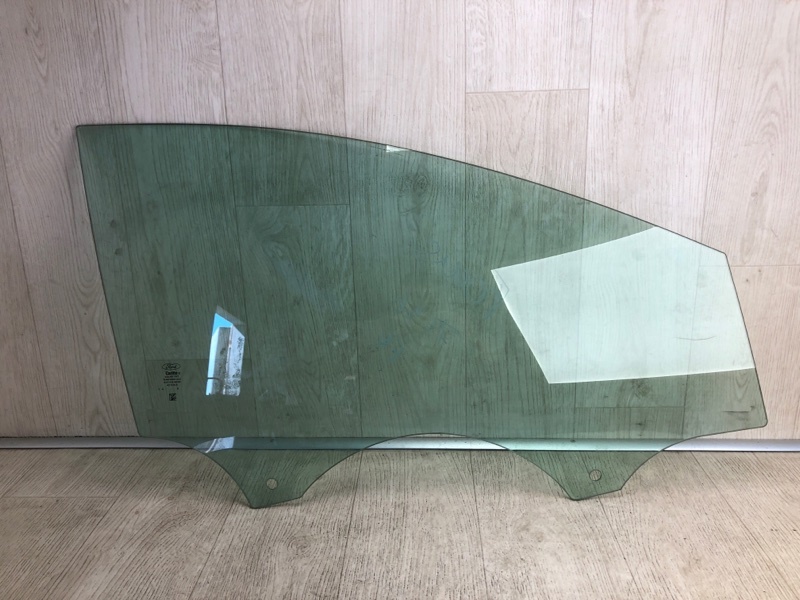 Стекло двери переднее правое FORD FOCUS 10-18 2017 CB8 2.0 XQDA F1EZ-5821410-A Б/У