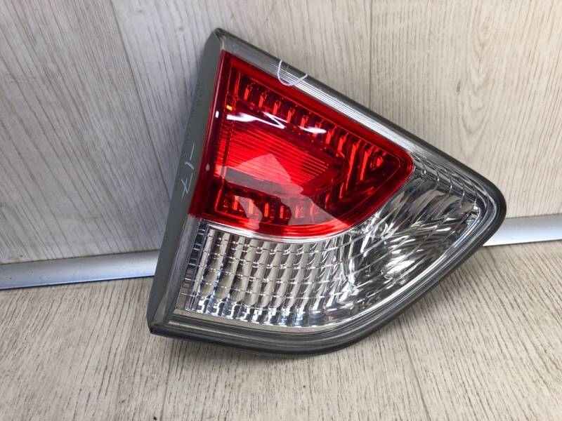 Фонарь внутренний левый NISSAN PATHFINDER R52 12-21 2013 R52 3.5 VQ35DE 26555-3KA2A Б/У