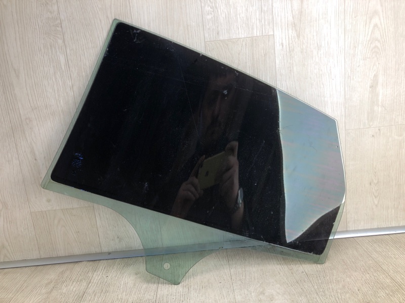 Стекло двери заднее правое FOCUS 10-18 2014 BK 2.0 XQDA