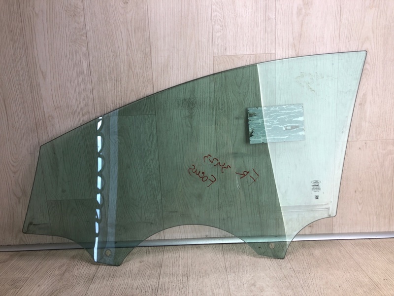 Стекло двери переднее правое FOCUS 10-18 2015 CB8 2.0 XQDA