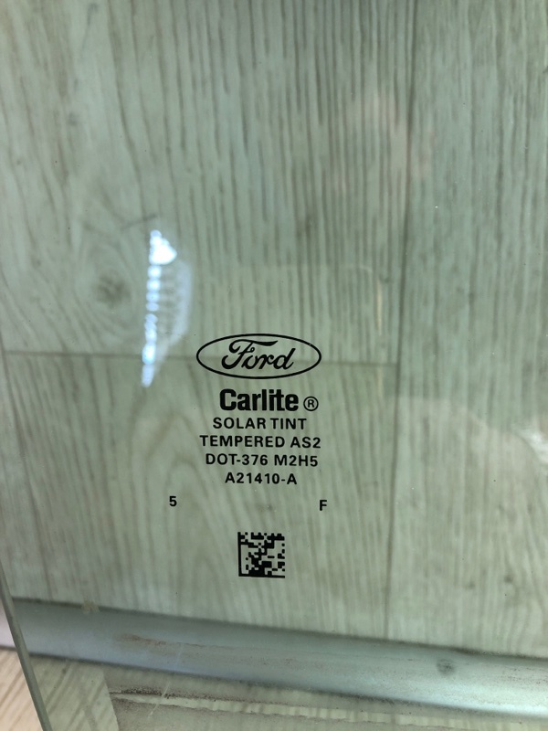 Стекло двери переднее правое FORD FOCUS 10-18 CB8 2.0 XQDA