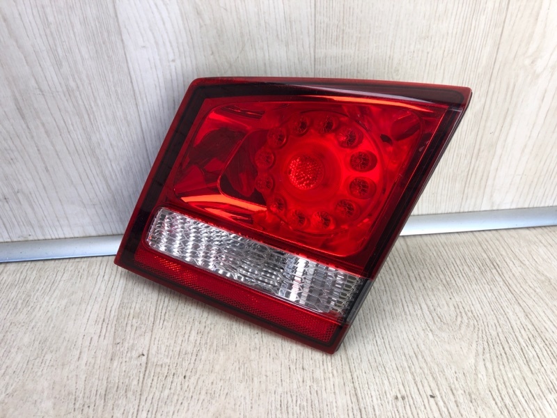 Фонарь внутренний правый JOURNEY 08-20 2011 JC 3.6 ERB