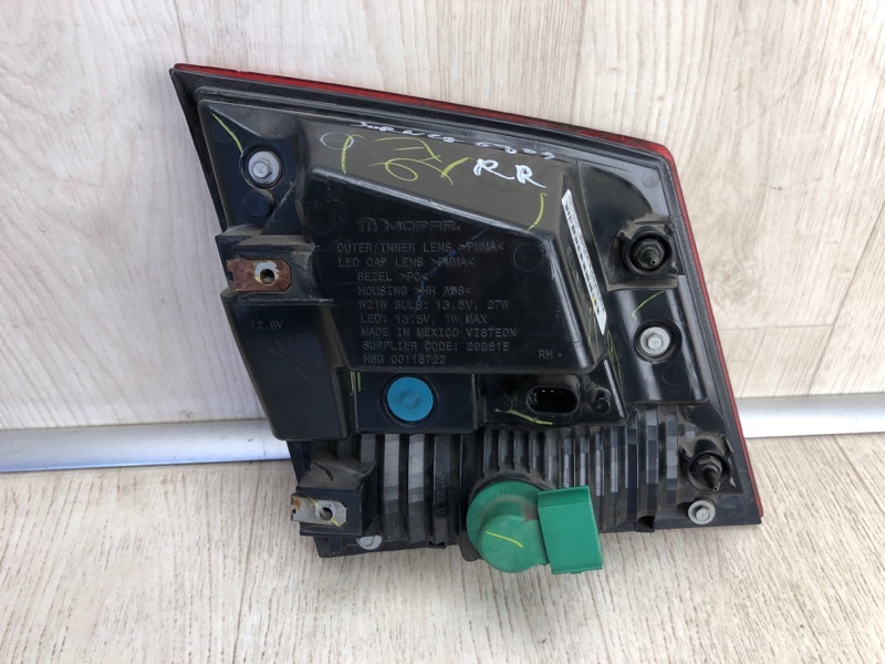 Фонарь внутренний правый JOURNEY 08-20 2011 JC 3.6 ERB