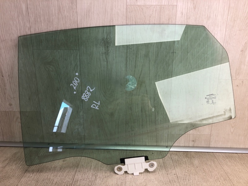 Стекло двери заднее левое CHRYSLER 200 14-16 2016 UF 2.4 ED6 68104 923AA Б/У