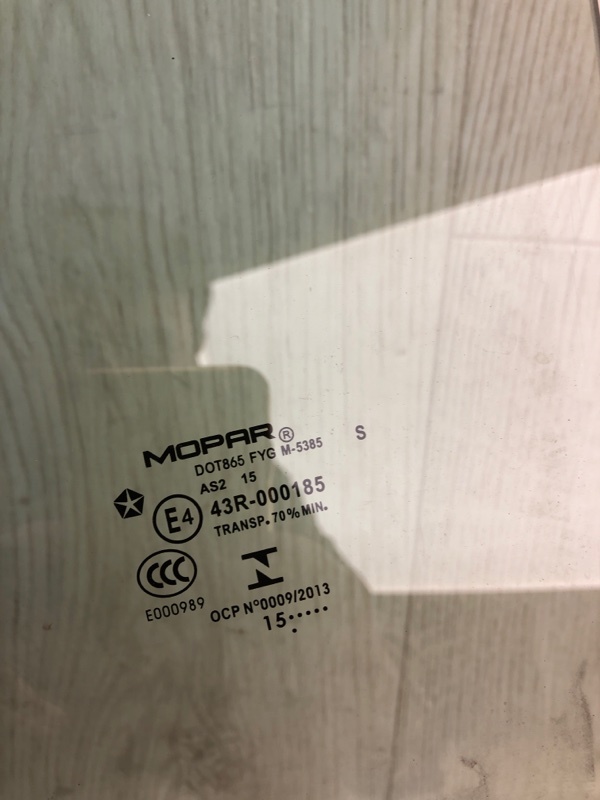 Стекло двери заднее левое CHRYSLER 200 14-16 UF 2.4 ED6