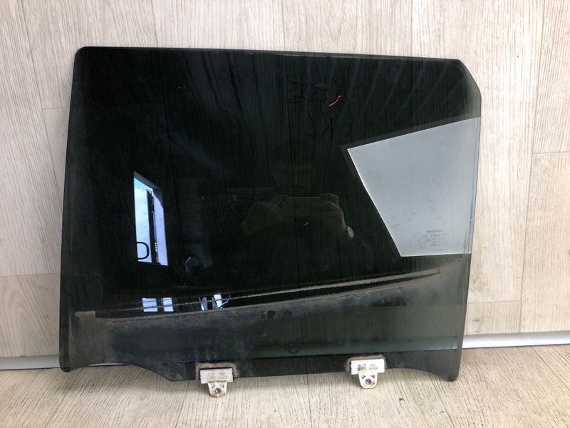 Стекло двери заднее левое NISSAN JUKE 10-19 2011 F15 1.6 MR16DDT 82301-1KA1A Б/У