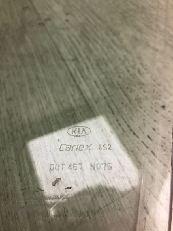 Стекло двери переднее левое KIA SORENTO XM 09-14 XM 3.5 G6DC