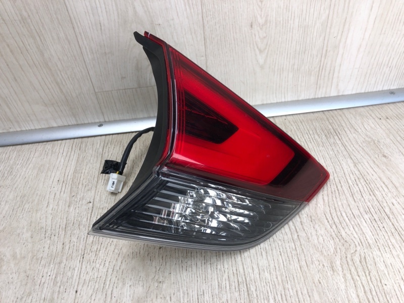 Фонарь внутренний левый X-TRAIL/ROGUE T32 13-20 2017 T32 2.5 QR25DE