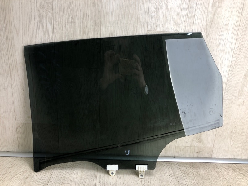 Стекло двери заднее правое ROGUE 08-15 2010 S35 2.5 QR25DE