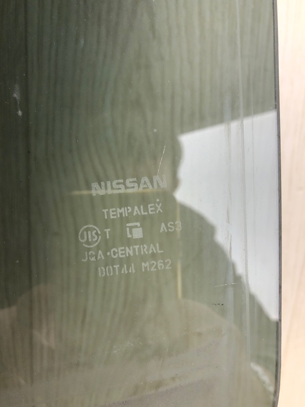 Стекло двери заднее левое NISSAN ROGUE 08-15 S35 2.5 QR25DE