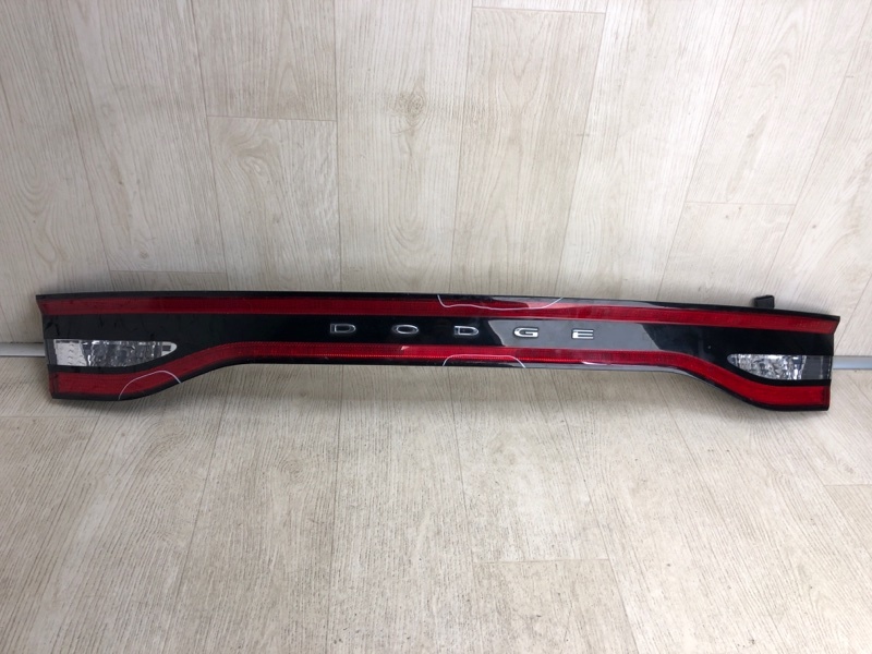 Фонарь внутренний DODGE DART 12-16 2014 PF 2.4 ED6 68189 027AA Б/У