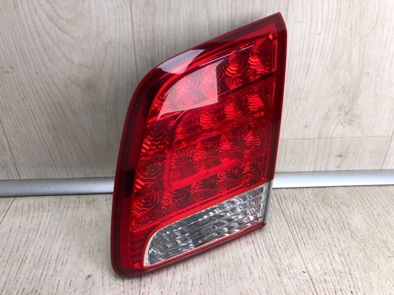 Фонарь внутренний правый KIA SORENTO XM 09-14 2010 XM 3.5 G6DC 92406-1U100 Б/У