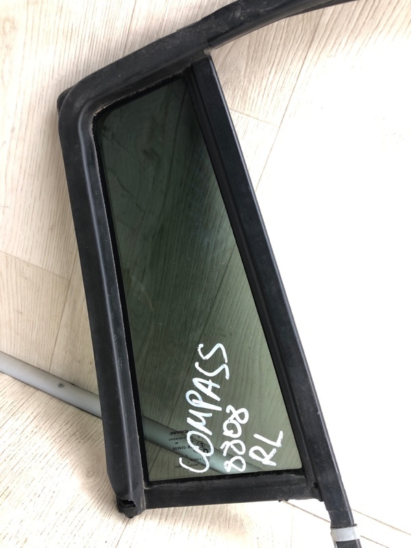 Стекло двери глухое заднее левое COMPASS 06-16 2013 MK49 2.4 ED3 Стекло двери глухое заднее левое COMPASS 06-16 2013 MK49 2.4 ED3