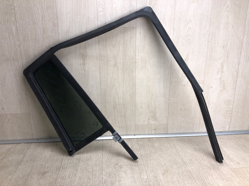 Стекло двери глухое заднее левое COMPASS 06-16 2016 MK49 2.0 ECN Стекло двери глухое заднее левое COMPASS 06-16 2016 MK49 2.0 ECN