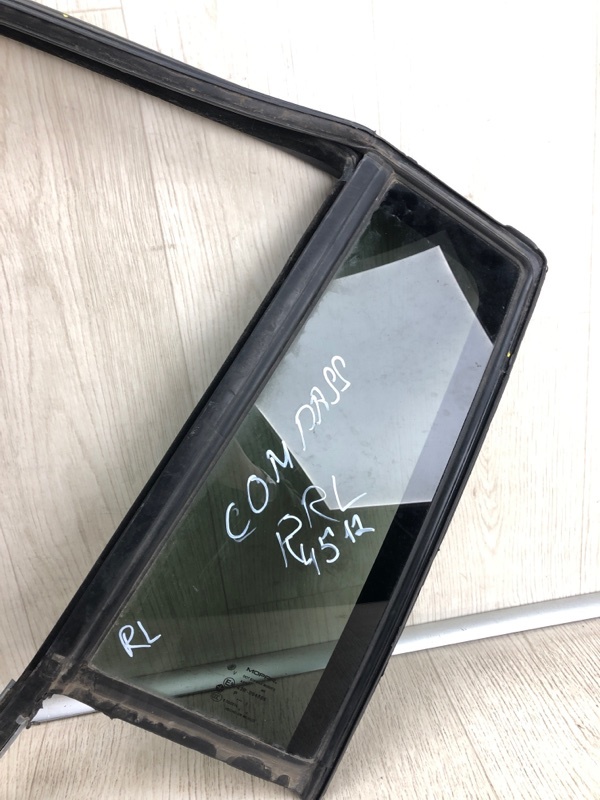 Стекло двери глухое заднее левое JEEP COMPASS 06-16 MK49 2.0 ECN Стекло двери глухое заднее левое JEEP COMPASS 06-16 MK49 2.0 ECN