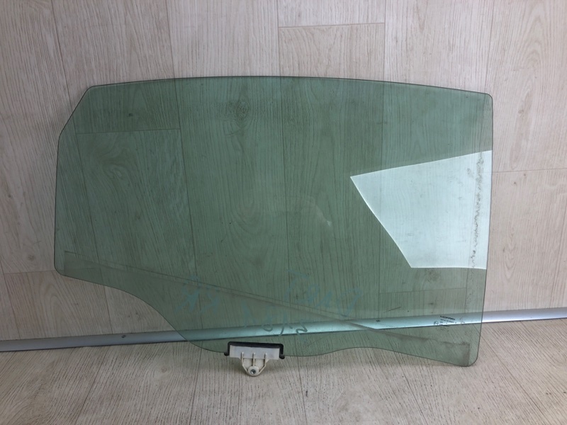 Стекло двери заднее правое DODGE DART 12-16 2014 PF 2.4 ED6 68082 404AB Б/У