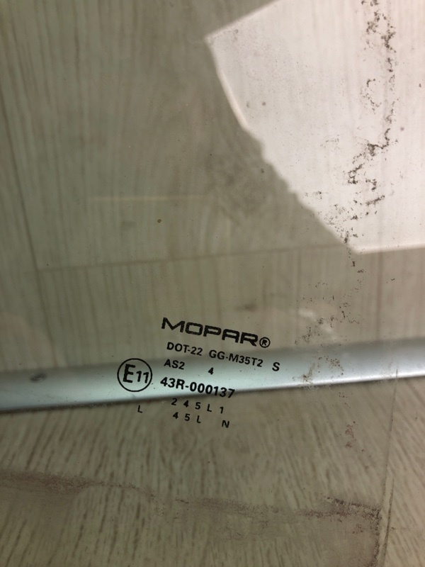 Стекло двери заднее правое DODGE DART 12-16 PF 2.4 ED6