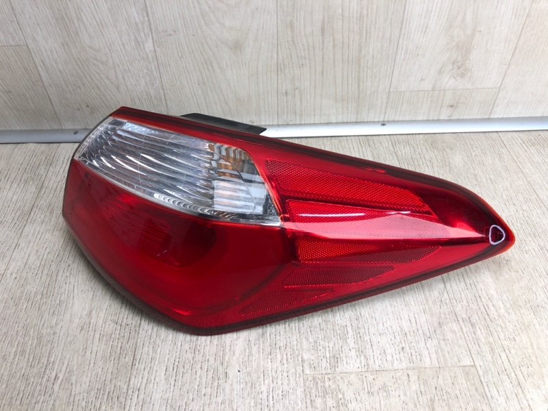 Фонарь наружный правый FORTE YD 12- 2015 YD 1.8 G4NB