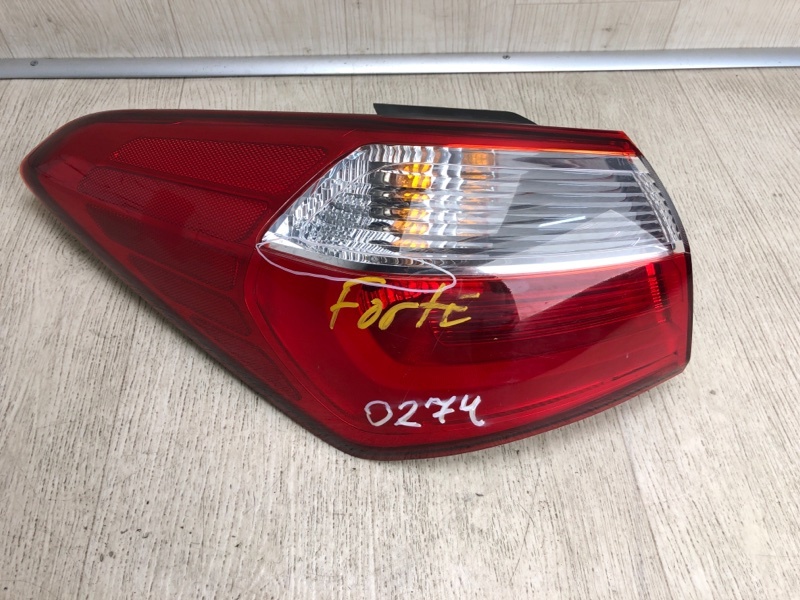 Фонарь наружный левый KIA FORTE YD 12- 2013 YD 2.0 G4NC 92401-A7000 Б/У