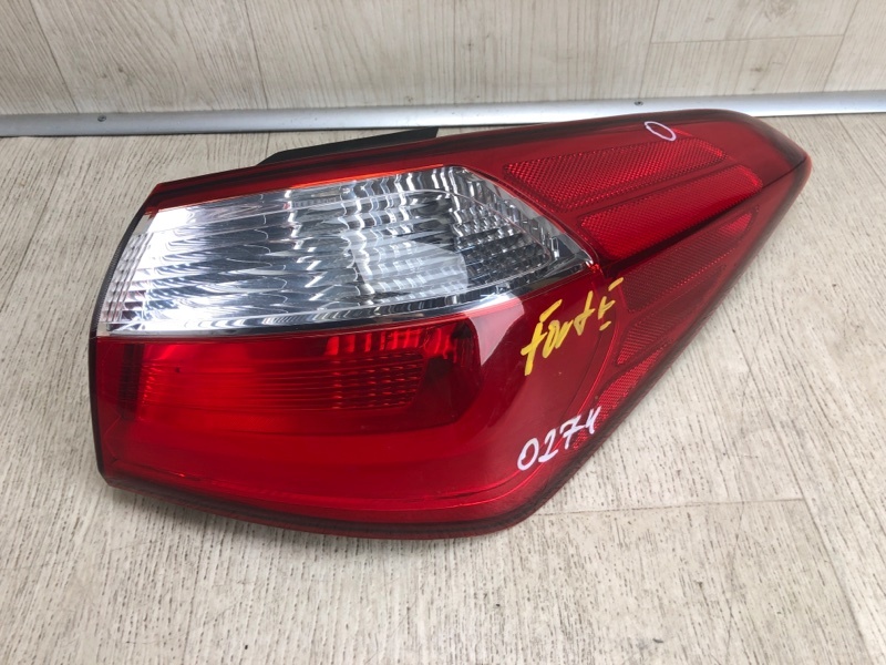 Фонарь наружный правый KIA FORTE YD 12- 2013 YD 2.0 G4NC 92402-A7000 Б/У