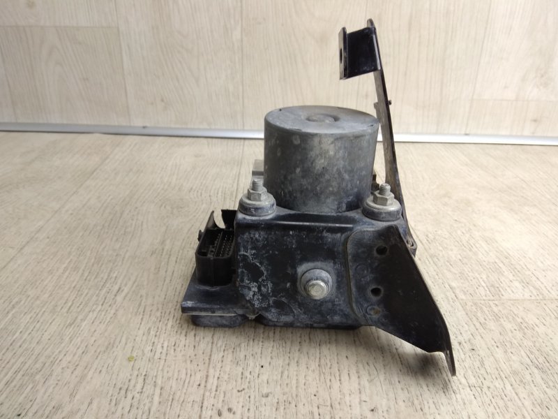 Блок ABS HYUNDAI SONATA YF 10-14 YF 2.4 G4KJ