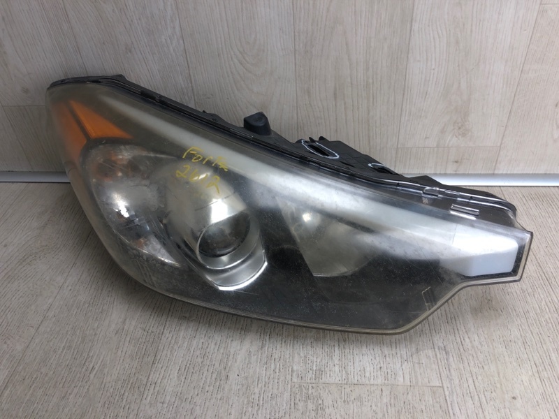 Фара правая FORTE YD 12- 2015 YD 1.8 G4NB