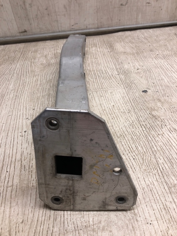 Кронштейн усилителя переднего бампера левый DART 12-16 2014 PF 2.4 ED6