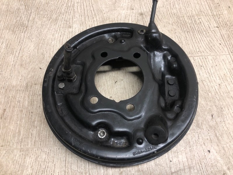 Запчасть тормозной механизм задний правый FORD FOCUS 10-18 2015 CB8 2.0 XQDA BV6Z-2200-A Б/У Тормозной механизм задний правый FORD FOCUS 10-18 2015 CB8 2.0 XQDA BV6Z-2200-A Б/У