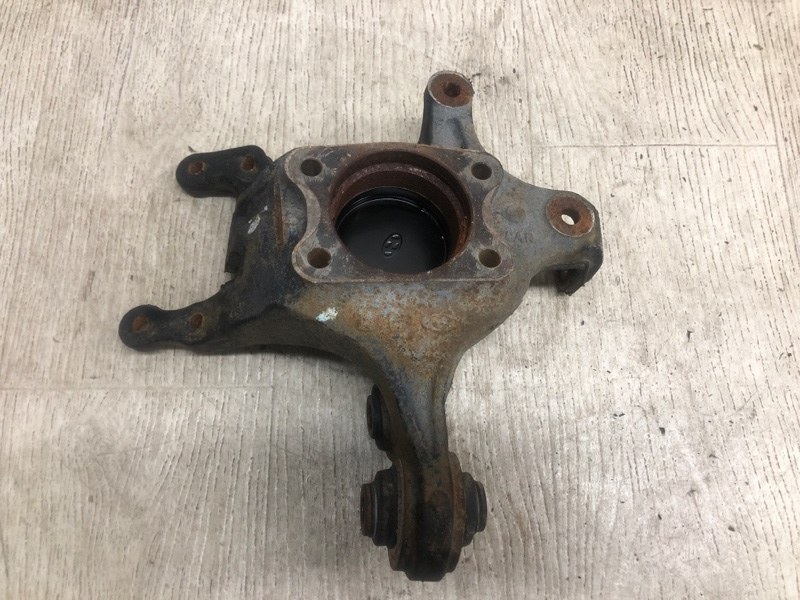 Цапфа задняя левая HYUNDAI ELANTRA HD 06-11 2007 HD 2.0 G4GC 52710-2H000 Б/У
