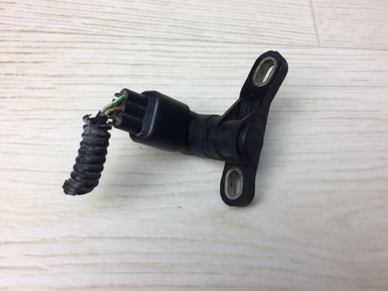 Запчасть датчик положения коленвала FORD ESCAPE 12-19 2014 TM2 2.0 HDTX 6M8Z-6C315-AA Б/У Датчик положения коленвала FORD ESCAPE 12-19 2014 TM2 2.0 HDTX 6M8Z-6C315-AA Б/У