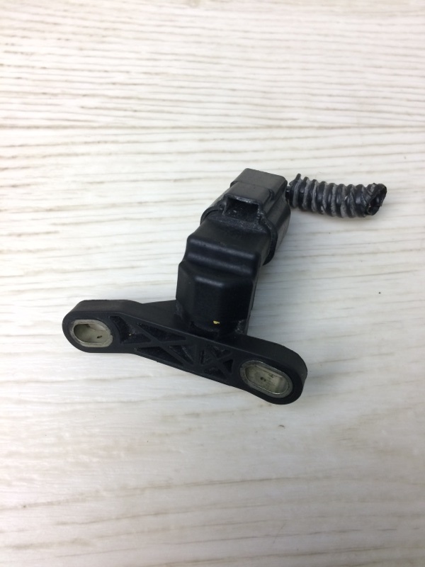 Датчик положения коленвала FORD ESCAPE 12-19 TM2 2.0 HDTX Датчик положения коленвала FORD ESCAPE 12-19 TM2 2.0 HDTX