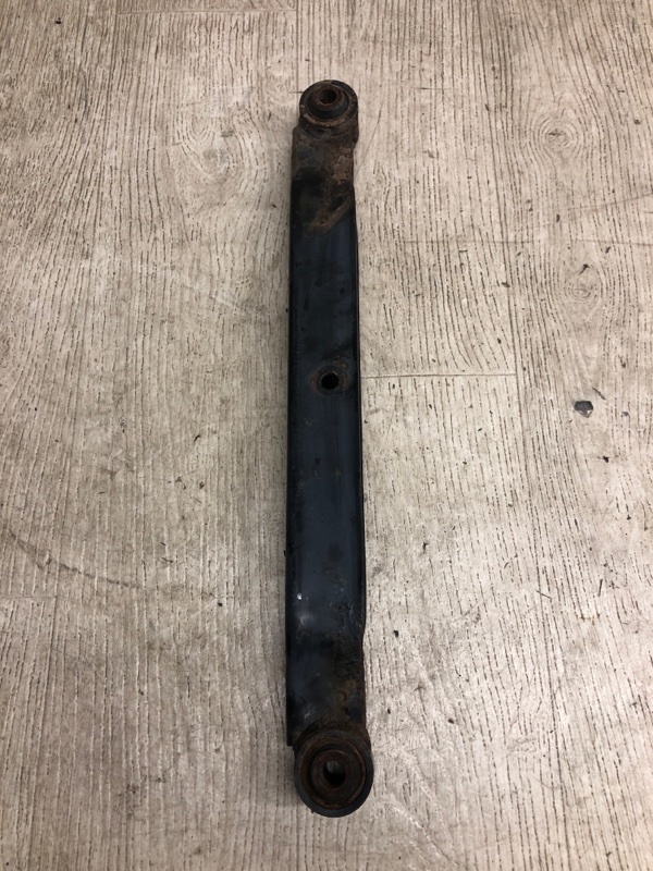 Рычаг задней подвески поперечный нижний задний левый NISSAN X-TRAIL/ROGUE T32 13-20 T32 2.5 QR25DE