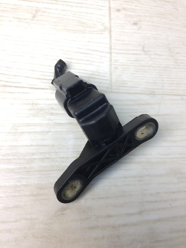 Датчик положения коленвала FORD FOCUS 10-18 CB8 2.0 XQDA