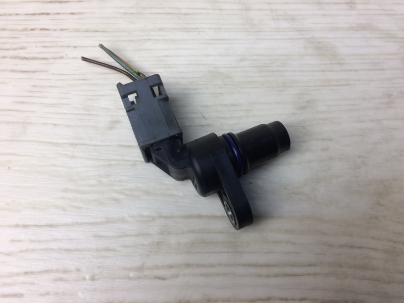 Запчасть датчик положения распредвала FORD FOCUS 10-18 2015 CB8 2.0 XQDA AS7Z-6B288-A Б/У Датчик положения распредвала FORD FOCUS 10-18 2015 CB8 2.0 XQDA AS7Z-6B288-A Б/У