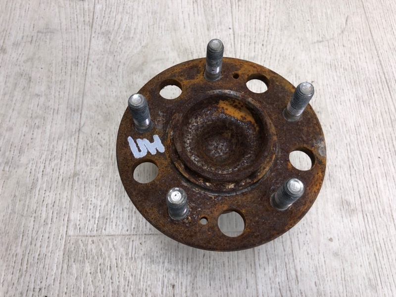 Запчасть ступица задняя HYUNDAI TUCSON LM 09-15 2014 LM 2.0 G4KD 52730-3S200 Б/У Ступица задняя HYUNDAI TUCSON LM 09-15 2014 LM 2.0 G4KD 52730-3S200 Б/У