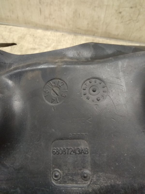 Подкрылок передний левый JOURNEY 08-20 2015 JC 3.6 ERB