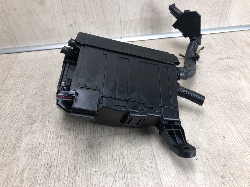 Блок предохранителей моторный отсек NISSAN PATHFINDER R52 12-21 R52 3.5 VQ35DE