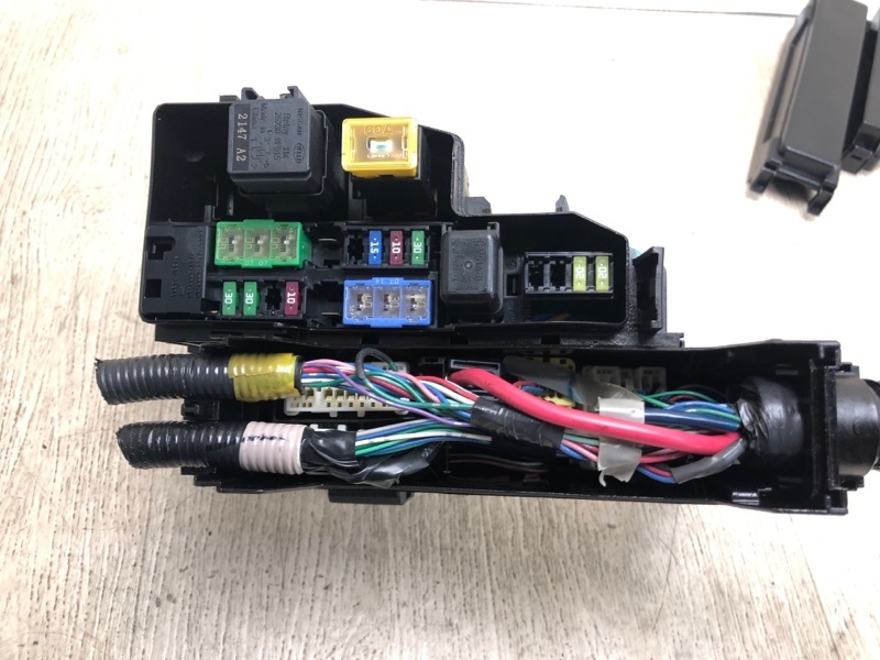 Блок предохранителей моторный отсек NISSAN PATHFINDER R52 12-21 2014 R52 3.5 VQ35DE 24012-9PA0A Б/У