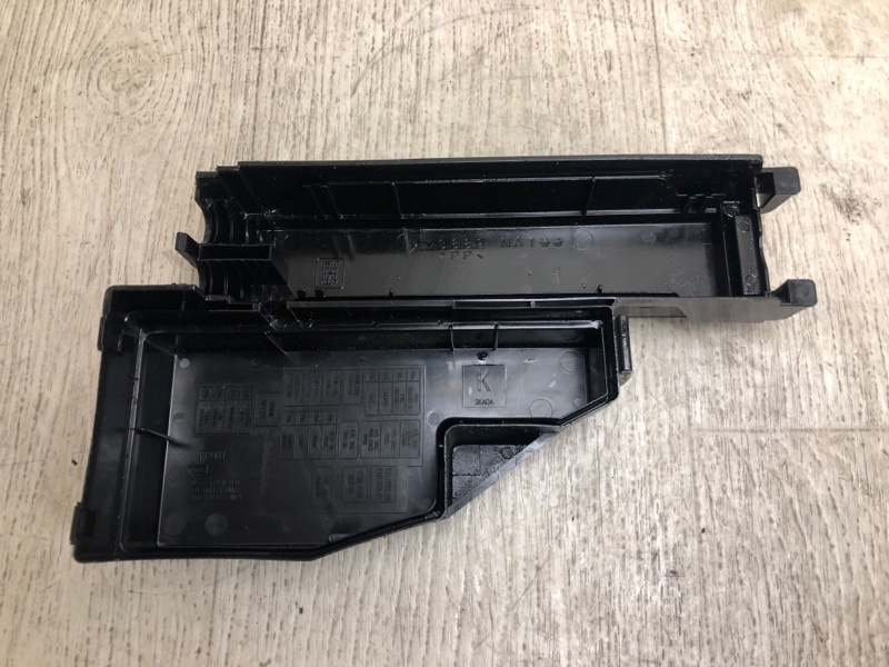 Блок предохранителей моторный отсек PATHFINDER R52 12-21 2014 R52 3.5 VQ35DE