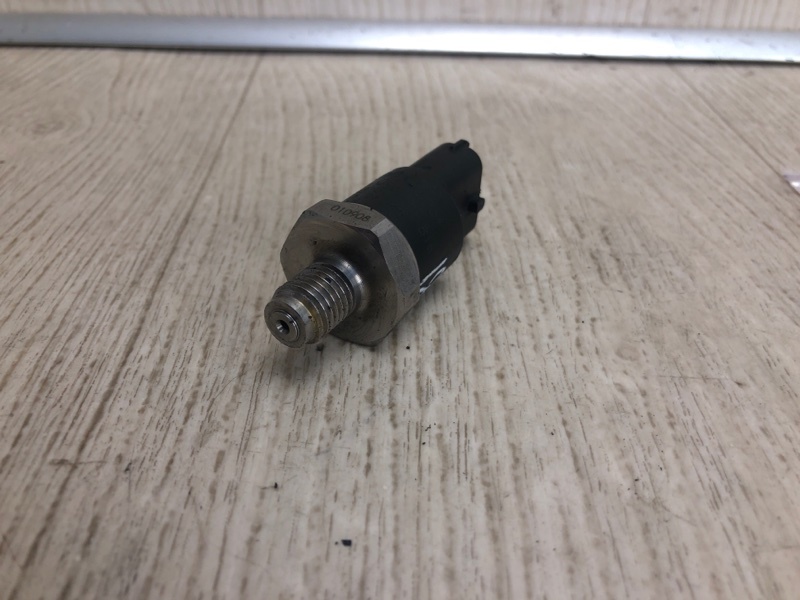 Запчасть датчик давления топлива HYUNDAI TUCSON 04-10 JM 2.0 d4ea 0281002405 Б/У Датчик давления топлива HYUNDAI TUCSON 04-10 JM 2.0 d4ea 0281002405 Б/У