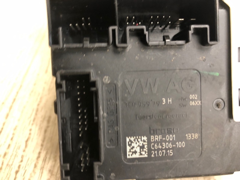 Моторчик стеклоподъемника передний левый PASSAT B8 14- 2015 A32 1.8 CPRA