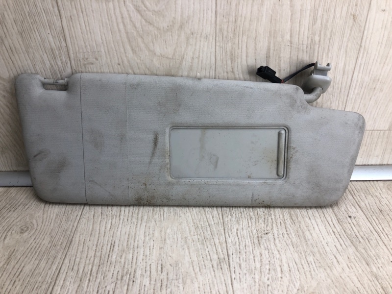 Козырек солнцезащитный правый VOLKSWAGEN PASSAT B8 14- 2015 A32 1.8 CPRA 561 857 552 A 2F4 Б/У