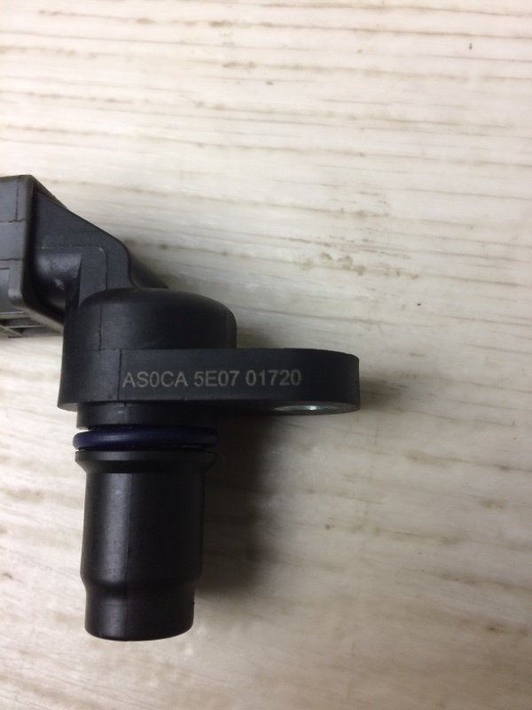 Датчик положения распредвала FORD FOCUS 10-18 CB8 2.0 XQDA