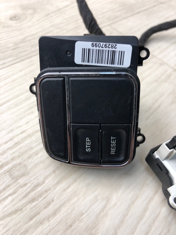 Кнопки на руль JEEP COMPASS 06-16 MK49 2.0 ECN Кнопки на руль JEEP COMPASS 06-16 MK49 2.0 ECN