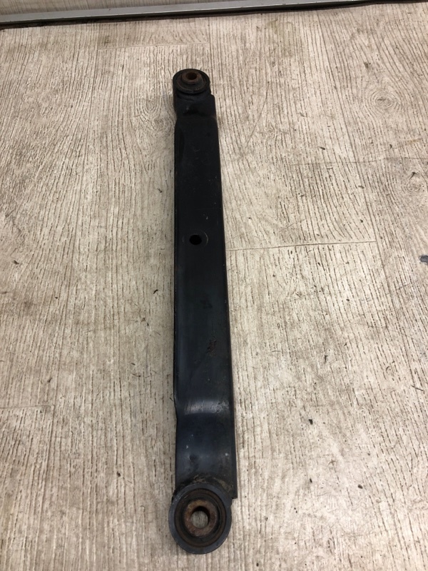 Рычаг задней подвески поперечный нижний левый X-TRAIL/ROGUE T32 13-20 2015 T32 2.5 QR25DE