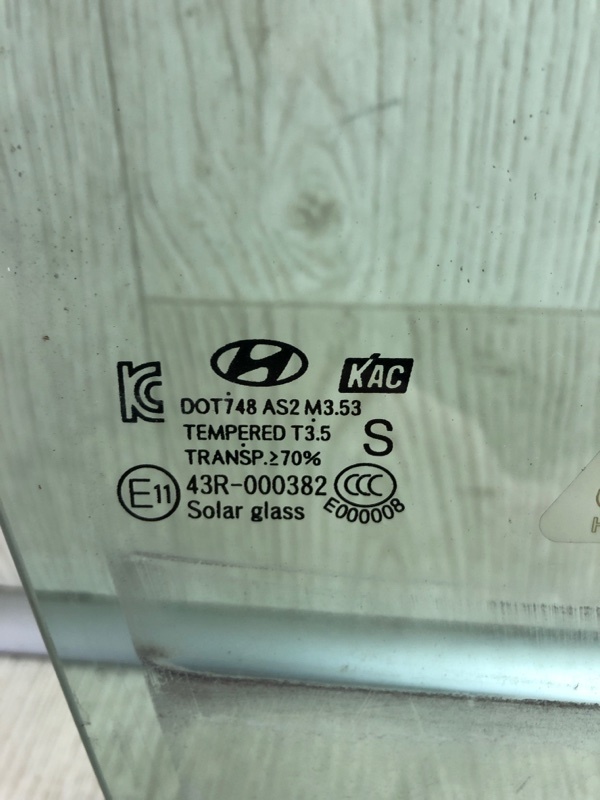 Стекло двери переднее правое TUCSON LM 09-15 2014 LM 2.0 G4KD Стекло двери переднее правое TUCSON LM 09-15 2014 LM 2.0 G4KD