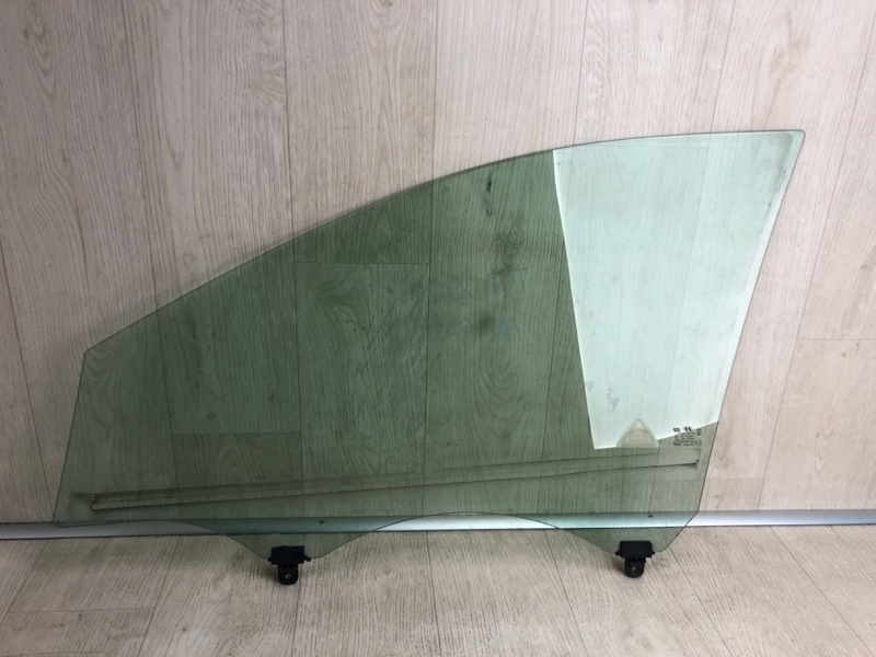 Стекло двери переднее правое HYUNDAI TUCSON LM 09-15 LM 2.0 G4KD Стекло двери переднее правое HYUNDAI TUCSON LM 09-15 LM 2.0 G4KD