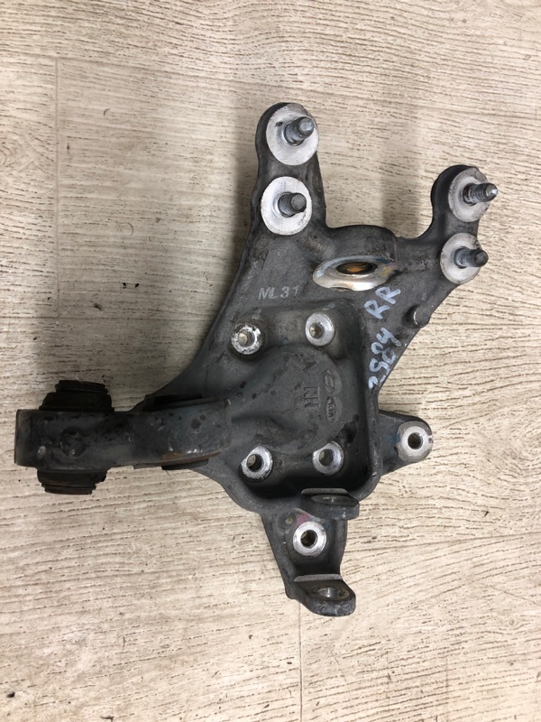 Запчасть цапфа задняя правая HYUNDAI SONATA YF 10-14 2014 YF 2.0 G4KH 52720-3Q010 Б/У Цапфа задняя правая HYUNDAI SONATA YF 10-14 2014 YF 2.0 G4KH 52720-3Q010 Б/У