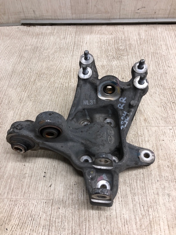 Цапфа задняя правая SONATA YF 10-14 2014 YF 2.0 G4KH Цапфа задняя правая SONATA YF 10-14 2014 YF 2.0 G4KH