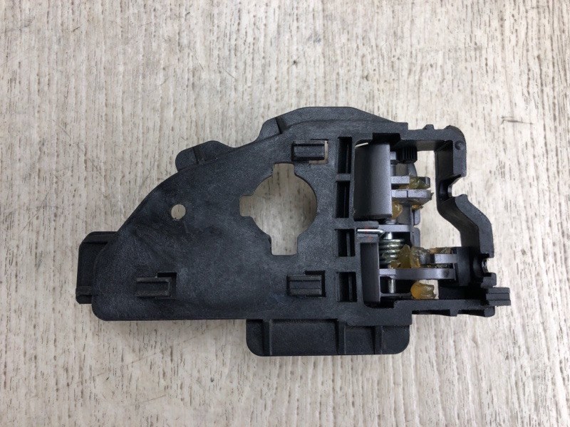 Ручка двери внутренняя левая HYUNDAI TUCSON LM 09-15 LM 2.0 G4KD Ручка двери внутренняя левая HYUNDAI TUCSON LM 09-15 LM 2.0 G4KD